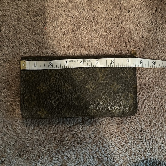 Louis Vuitton Zipper Wallet - Picture 10 of 11